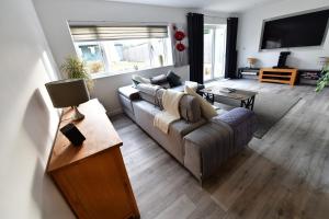 2BD Garden Home - A Short Walk to Stonehenge