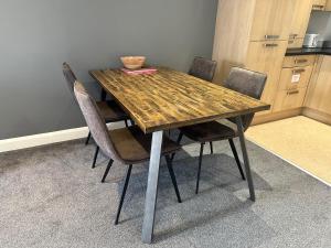 Silver Bay Apartment - Central, Private Parking