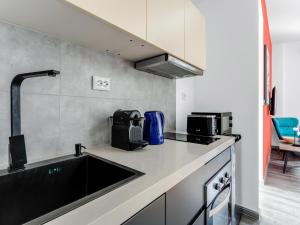 Central Hideaway Near Ermou Street Perfect For Groups And Families