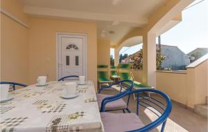 3 Bedroom Gorgeous Apartment In Bibinje