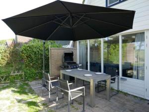 Modern, cosy family bungalow near beach