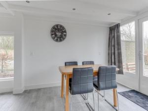 Modern, cosy family bungalow near beach