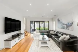 Spacious, Cozy & Entertaining 4BR House - Mentone