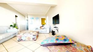 6LMR Family & Friends Beach House