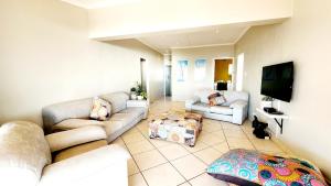 6LMR Family & Friends Beach House