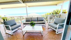 6LMR Family & Friends Beach House