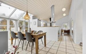 3 Bedroom Nice Home In Hjørring
