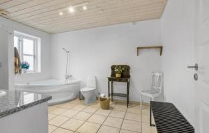 3 Bedroom Nice Home In Hjørring