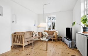 Beautiful Home In Lemvig With Wifi