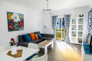 A un paso de peatonal del Balcón de Europa!