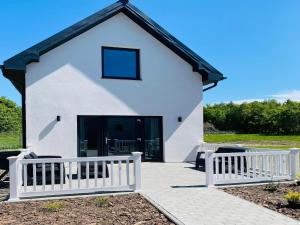 Family holiday homes close to the beach, pool