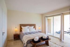 Villas 8-bedroom luxury villa with pool : photos des chambres