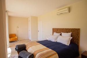 Villas 8-bedroom luxury villa with pool : photos des chambres