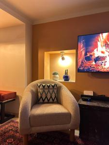 StayHouses - Modern,Peaceful & Unique Mansion