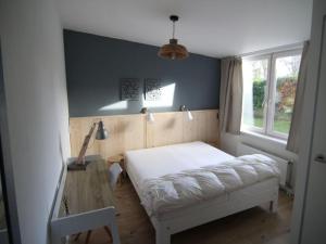 Furnished bungalow near beach