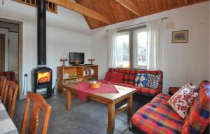 3 Bedroom Pet Friendly Home In Tived