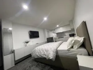 Ashish Service Apartment - S3 - Rānīpauwa