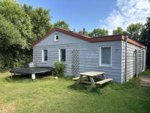 Renovated bungalow with garden for families