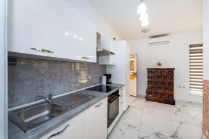 MY DALMATIA - Holiday home Nadalina with private pool and jacuzzi