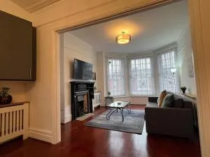 2 Bedroom Luxury Flat in Centre of Muswell Hill - East Finchley