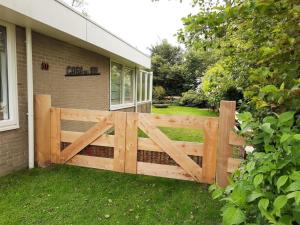 Bungalow in Sint Maartenszee near beach