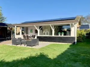 Great bungalow near the beach and sea - Sint Maartenszee