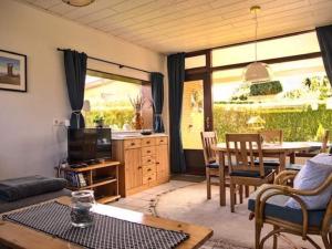 Quiet holiday home near beach