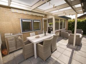 Holiday home with veranda, 6 people