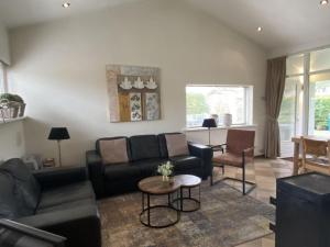 Lovely holiday bungalow with garden