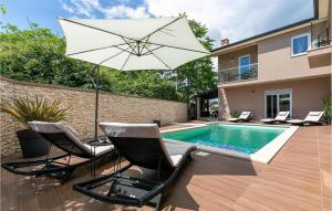 5 Bedroom Cozy Home In Rovinjsko Selo