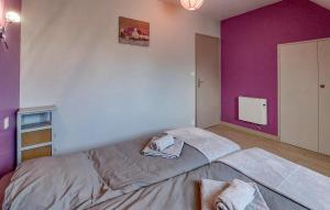 Maisons de vacances 3 Bedroom Pet Friendly Home In Arzal : photos des chambres
