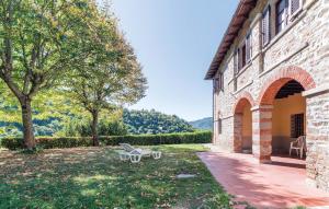 6 Bedroom Amazing Home In Dicomano