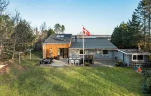 4 Bedroom Awesome Home In Storvorde - Gistrup