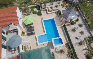 Cozy Home In Nerezisca With Wifi