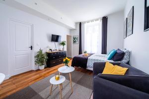 Studio équipé, gare à 200m, entre Versailles et SQY