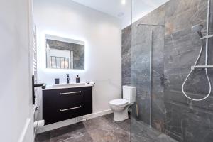 Studio équipé, gare à 200m, entre Versailles et SQY