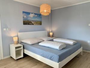 Coastal hideaway bungalow with garden