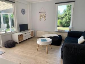 Coastal hideaway bungalow with garden