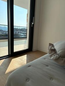 Karmen 2 modern apartment on the beach