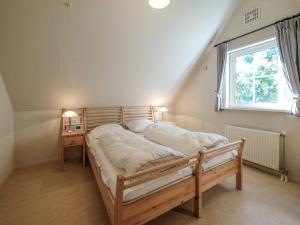 6-person holiday villa with garden