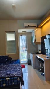 Lidya Room at student castle apartemen