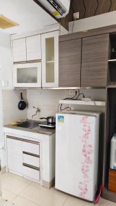 Lidya Room at student castle apartemen