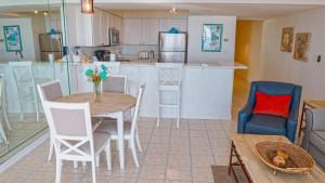 Pelican Beach 0206 by Pelican Beach Management