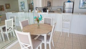 Pelican Beach 0206 by Pelican Beach Management