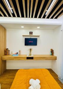 Zen Haven Oasis Free Pool Pet Friendly w Alexa and Netflix