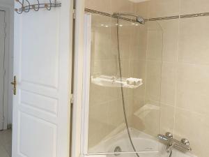 Beau 2 pièces au centre de Cannes - Parking