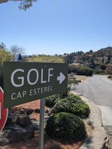 Appartement rez de jardin 4 à 5 personnes CAP ESTEREL