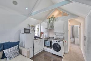 Host & Stay - Sail Loft