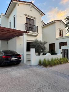 Luxury Paradise 7 Bedroom Plus Maids Villa