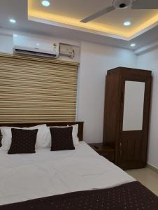 Posh 1 BHK Apt with Temple View in Guruvayur C1301